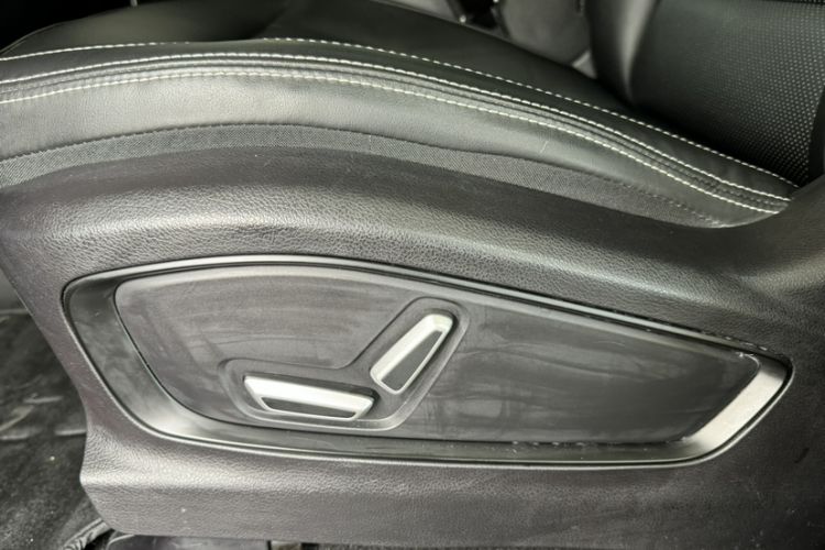 Used Geely Auto Haoyue 2020 1.8TD DCT Flagship 7-Seater Interior 12