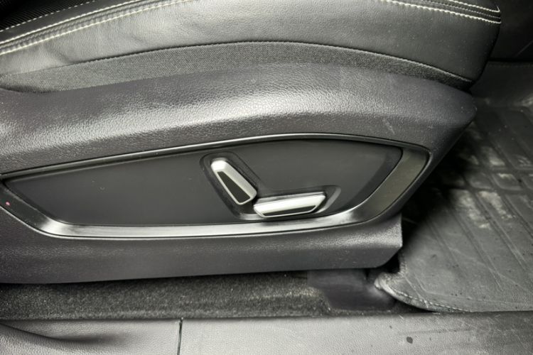 Used Geely Auto Haoyue 2020 1.8TD DCT Flagship 7-Seater Interior 13