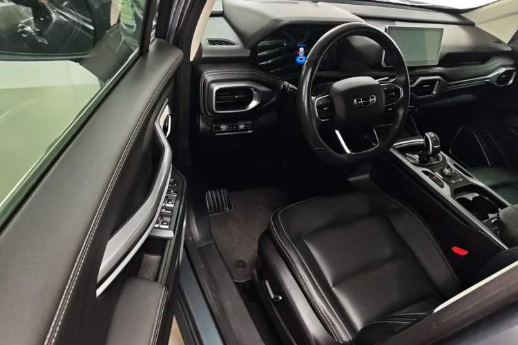 Used Geely Auto Haoyue 2020 1.8TD DCT Luxury Model 5 Seats Interior 3