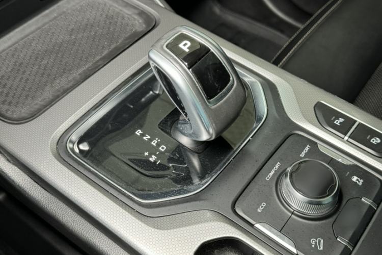 Used Geely Auto Haoyue 2020 1.8TD DCT Flagship 7-Seater Interior 4