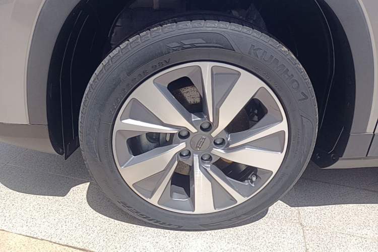 Used Geely Auto Haoyue 2020 1.8TD DCT Luxury Model 5 Seats Left Front Wheel Hub