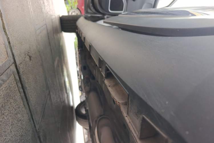 Used Geely Auto Haoyue 2020 1.8TD DCT Luxury 7-Seater Left Side Sill
