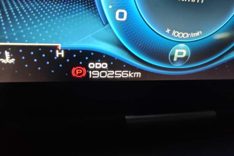 Used Geely Auto Haoyue 2020 1.8TD DCT Luxury 7-Seater Odometer Close Up