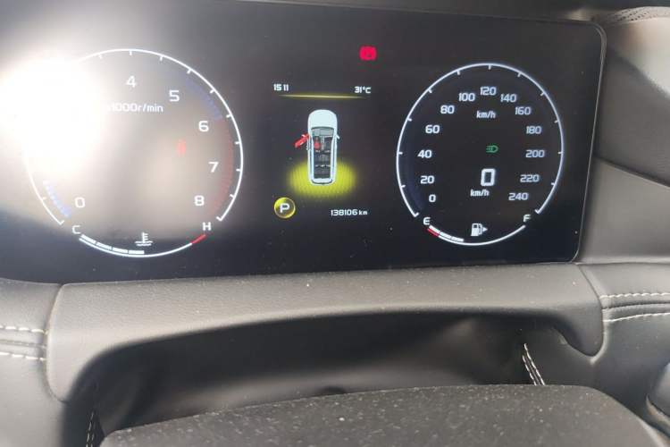Used Geely Auto Haoyue 2020 1.8TD DCT Luxury 7-Seater Odometer Close Up