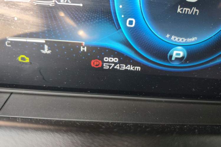 Used Geely Auto Haoyue 2020 1.8TD DCT Flagship 7-Seater Odometer Close Up