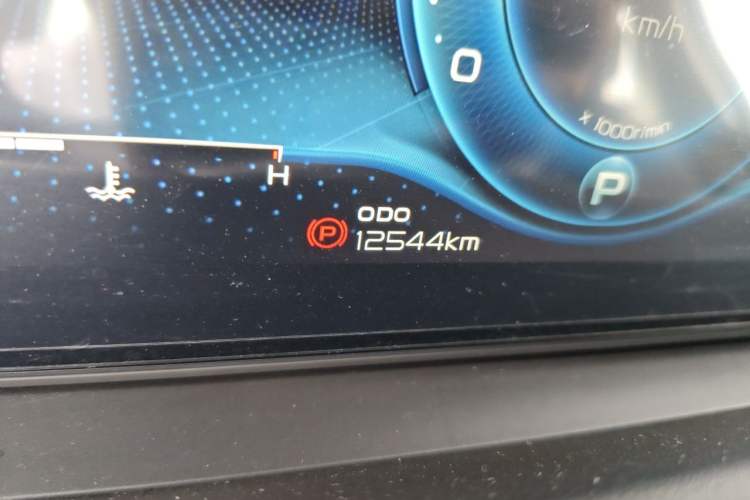 Used Geely Auto Haoyue 2020 1.8TD DCT Flagship 7-Seater Odometer Close Up