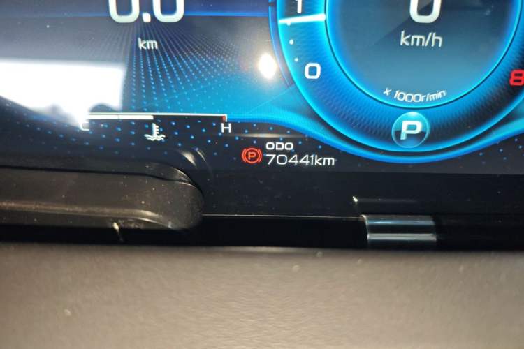 Used Geely Auto Haoyue 2020 1.8TD DCT Flagship 7-Seater Odometer Close Up
