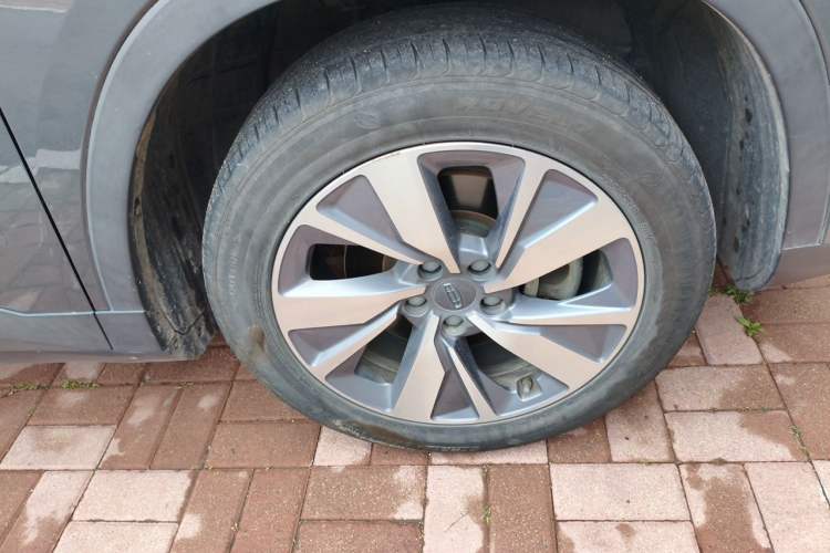 Used Geely Auto Haoyue 2020 1.8TD Automatic Comfort Model 5 Seats Right Front Wheel Hub