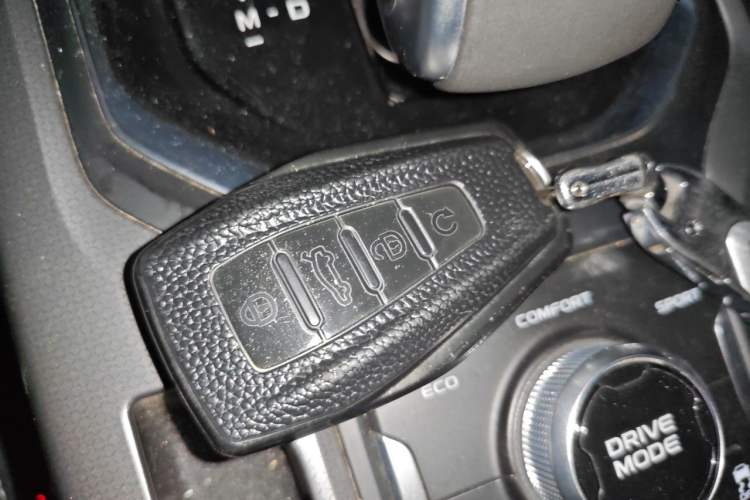 Used Geely Auto Haoyue 2020 1.8TD DCT Flagship 7-Seater Vehicle Key