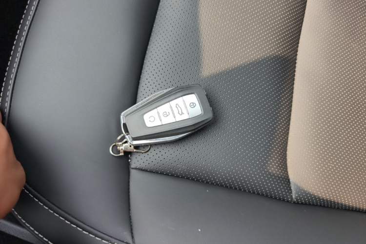 Used Geely Auto Haoyue 2020 1.8TD DCT Luxury 7-Seater Vehicle Key