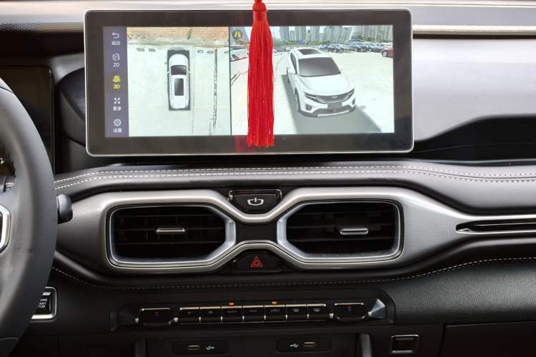 Used Geely Auto Haoyue 2020 1.8TD DCT Flagship 7-Seater Audio And AC Panel