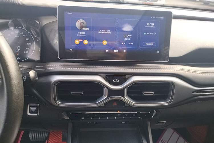 Used Geely Auto Haoyue 2020 1.8TD DCT Luxury 7-Seater Audio And AC Panel