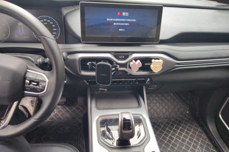 Used Geely Auto Haoyue 2020 1.8TD DCT Luxury Model 5 Seats Audio And AC Panel