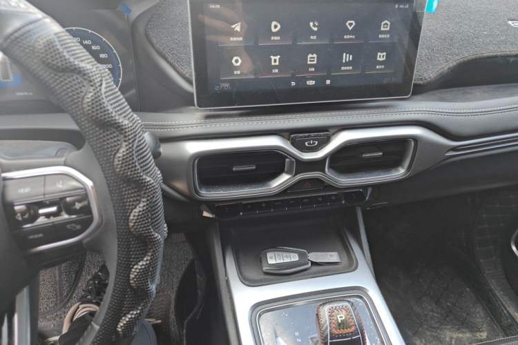 Used Geely Auto Haoyue 2020 1.8TD DCT Luxury 7-Seater Audio And AC Panel