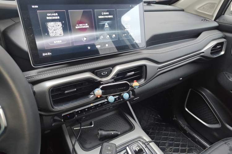 Used Geely Auto Haoyue 2020 1.8TD DCT Flagship 7-Seater Audio And AC Panel