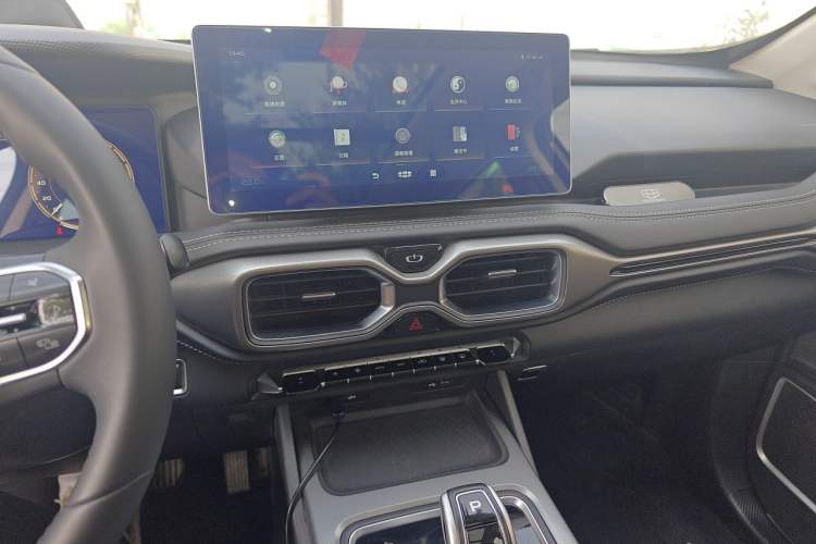 Used Geely Auto Haoyue 2020 1.8TD DCT Flagship 7-Seater Audio And AC Panel