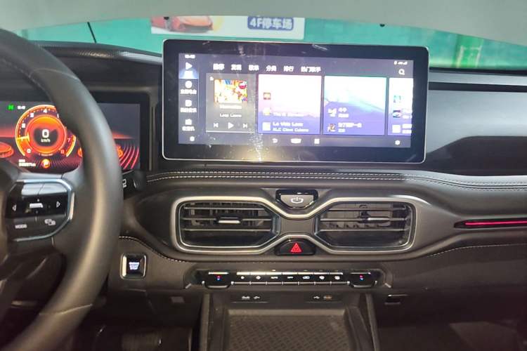 Used Geely Auto Haoyue 2020 1.8TD DCT Flagship 7-Seater Audio And AC Panel