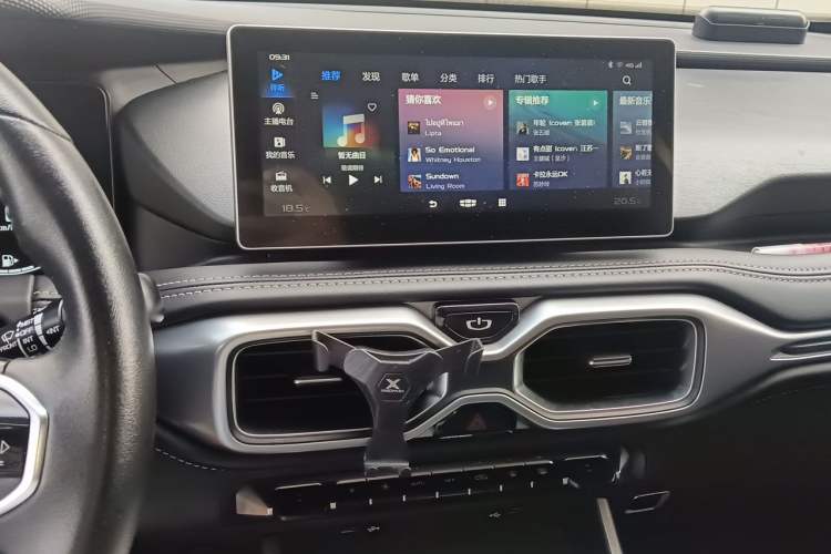 Used Geely Auto Haoyue 2020 1.8TD DCT Luxury 7-Seater Audio And AC Panel