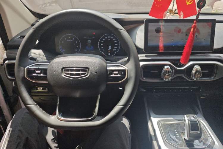Used Geely Auto Haoyue 2020 1.8TD DCT Luxury 7-Seater Audio And AC Panel