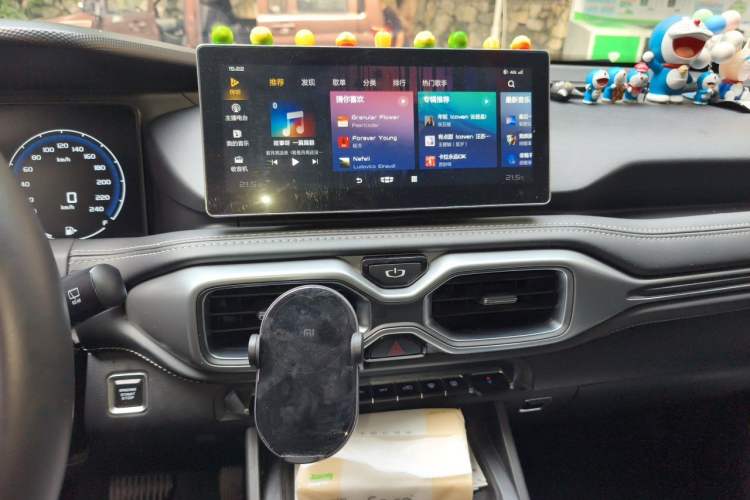 Used Geely Auto Haoyue 2020 1.8TD DCT Luxury 7-Seater Audio And AC Panel