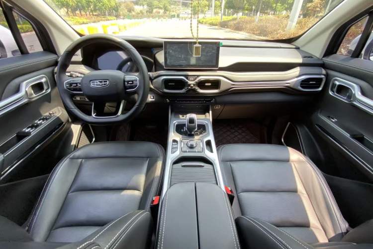 Used Geely Auto Haoyue 2020 1.8TD DCT Luxury 7-Seater Audio And AC Panel