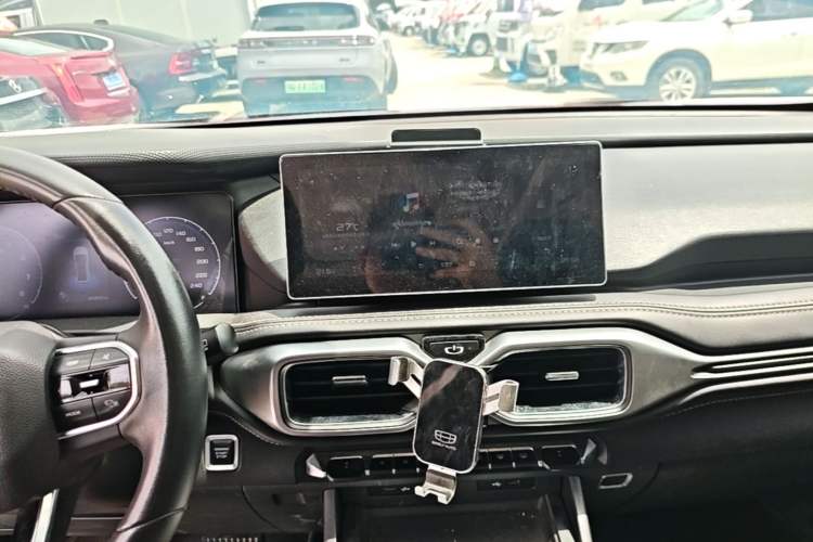 Used Geely Auto Haoyue 2020 1.8TD DCT Luxury 7-Seater Audio And AC Panel