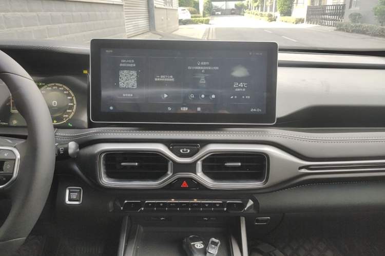 Used Geely Auto Haoyue 2020 1.8TD DCT Flagship 5-Seater Audio And AC Panel