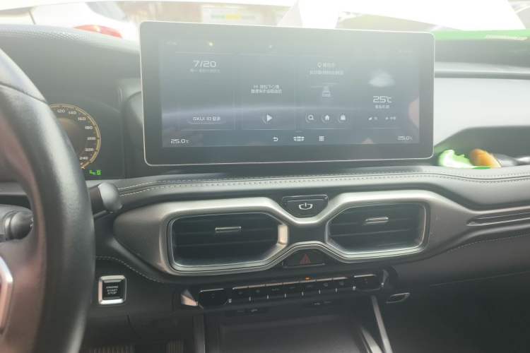 Used Geely Auto Haoyue 2020 1.8TD DCT Flagship 7-Seater Audio And AC Panel