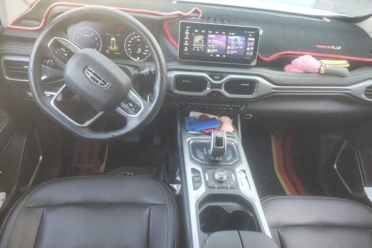 Used Geely Auto Haoyue 2020 1.8TD DCT Luxury 7-Seater Center Console