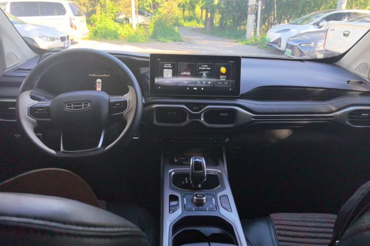 Used Geely Auto Haoyue 2020 1.8TD DCT Flagship 7-Seater Center Console