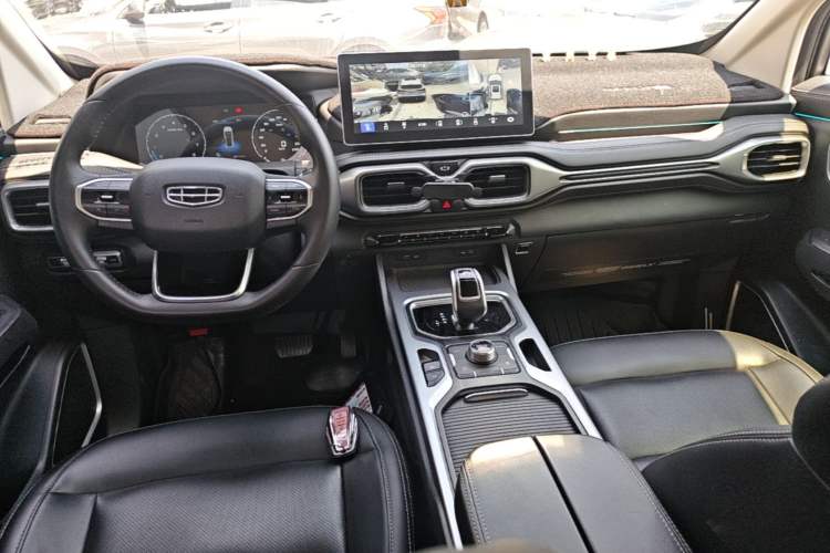 Used Geely Auto Haoyue 2020 1.8TD DCT Luxury 7-Seater Center Console