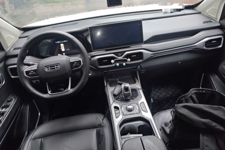 Used Geely Auto Haoyue 2020 1.8TD DCT Flagship 7-Seater Center Console
