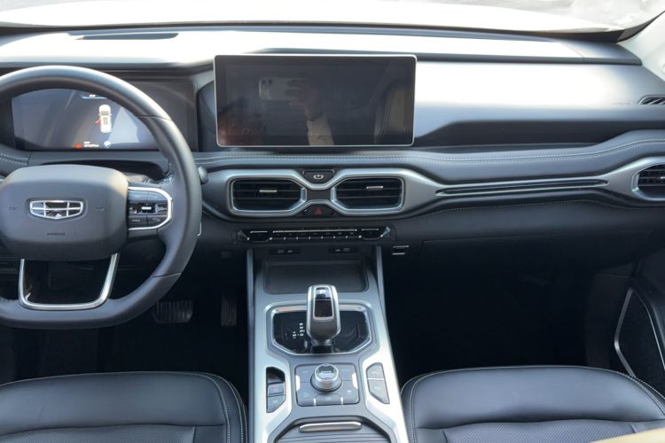 Used Geely Auto Haoyue 2020 1.8TD DCT Flagship 7-Seater Center Console