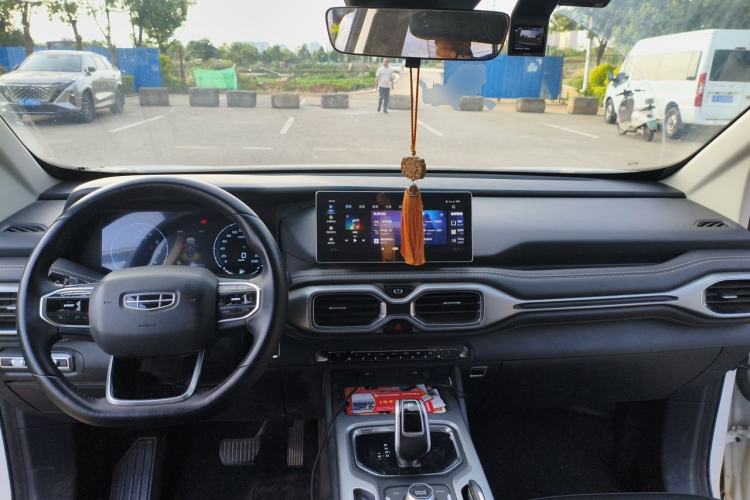 Used Geely Auto Haoyue 2020 1.8TD DCT Luxury 7-Seater Center Console