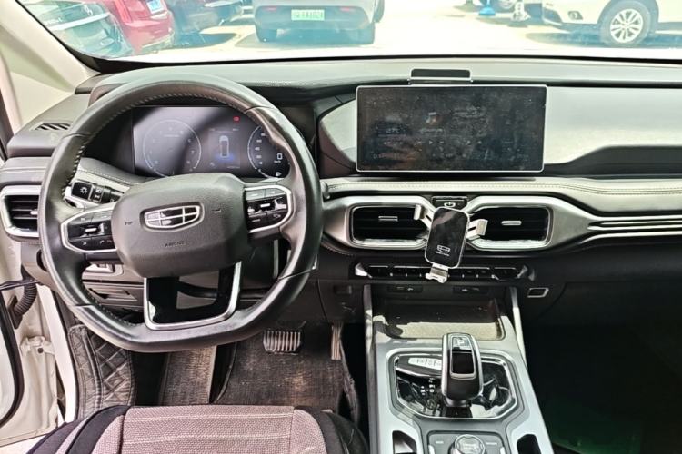 Used Geely Auto Haoyue 2020 1.8TD DCT Luxury 7-Seater Center Console