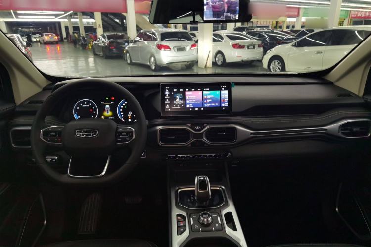 Used Geely Auto Haoyue 2020 1.8TD DCT Luxury 7-Seater Center Console