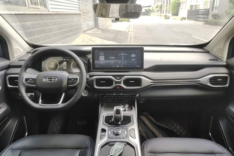Used Geely Auto Haoyue 2020 1.8TD DCT Flagship 5-Seater Center Console