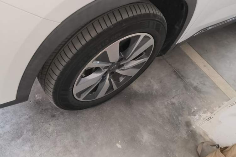 Used Geely Auto Haoyue 2020 1.8TD DCT Flagship 7-Seater Exterior 4