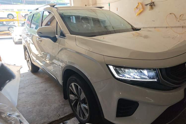 Used Geely Auto Haoyue 2020 1.8TD DCT Luxury Model 5 Seats Front Right 45 Deg
