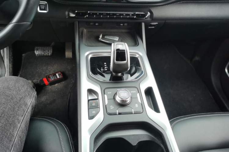 Used Geely Auto Haoyue 2020 1.8TD DCT Luxury 7-Seater Gear Lever