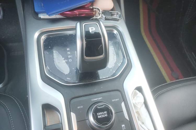 Used Geely Auto Haoyue 2020 1.8TD DCT Luxury 7-Seater Gear Lever