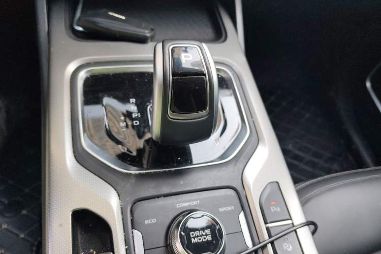 Used Geely Auto Haoyue 2020 1.8TD DCT Flagship 7-Seater Gear Lever