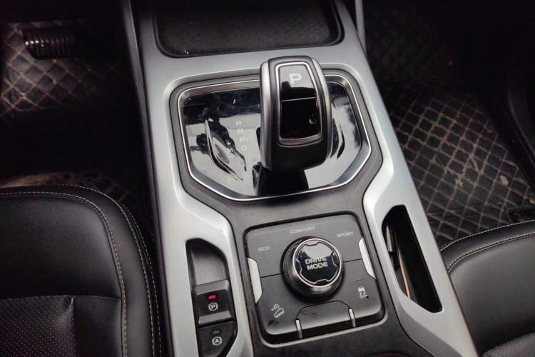 Used Geely Auto Haoyue 2020 1.8TD DCT Luxury Model 5 Seats Gear Lever