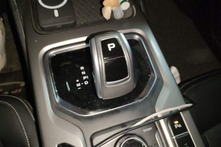 Used Geely Auto Haoyue 2020 1.8TD DCT Flagship 7-Seater Gear Lever
