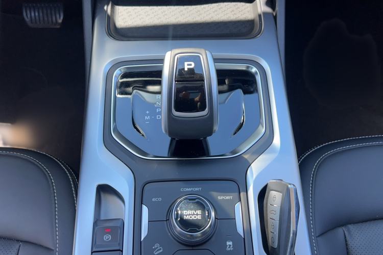 Used Geely Auto Haoyue 2020 1.8TD DCT Luxury 7-Seater Gear Lever