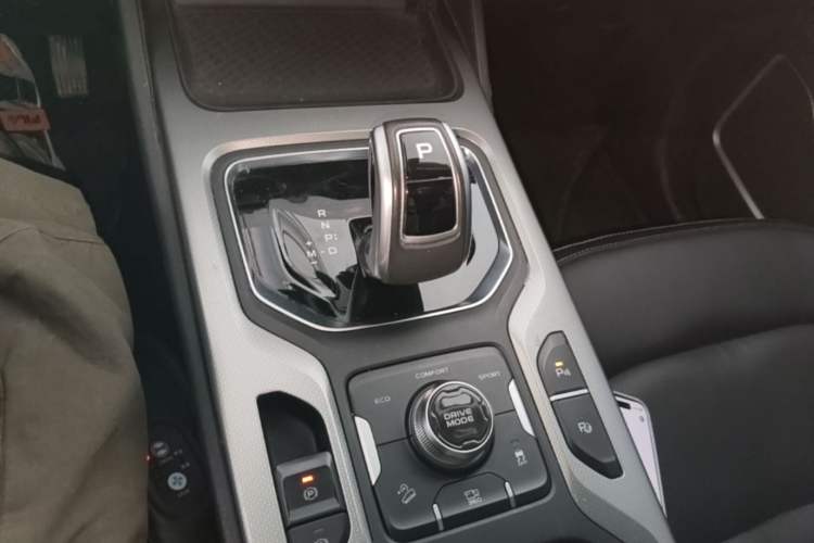 Used Geely Auto Haoyue 2020 1.8TD DCT Flagship 7-Seater Gear Lever