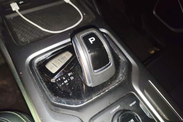 Used Geely Auto Haoyue 2020 1.8TD DCT Luxury 7-Seater Gear Lever