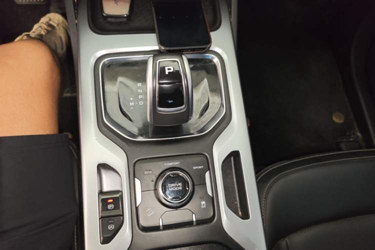 Used Geely Auto Haoyue 2020 1.8TD DCT Luxury Model 5 Seats Gear Lever