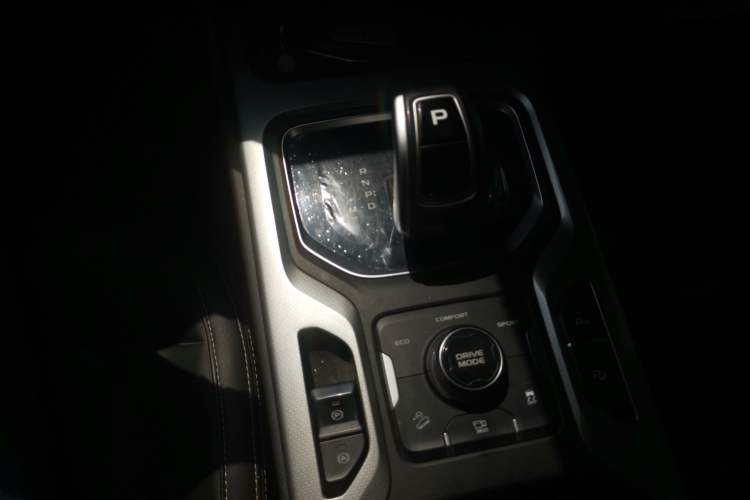 Used Geely Auto Haoyue 2020 1.8TD DCT Flagship 7-Seater Gear Lever