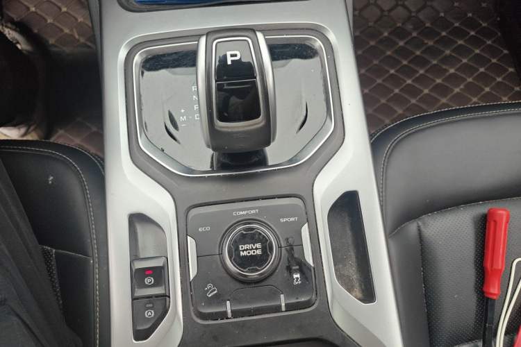 Used Geely Auto Haoyue 2020 1.8TD DCT Luxury 7-Seater Gear Lever